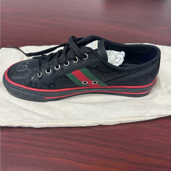Gucci Tennis Shoes - Picture 9 of 16